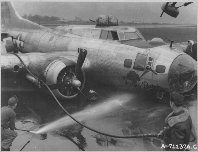 Боинг В-17 «Летающая крепость»