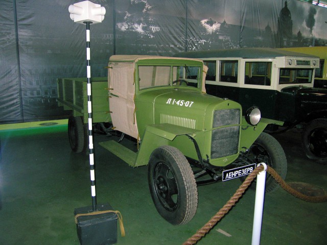 Выставка военных автомобилей. ПО "Ленрезерв", СПб.