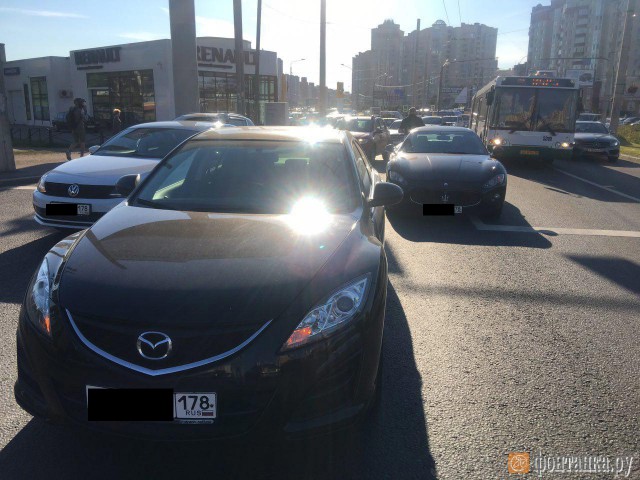 За рассекречивание тайного Maserati депутата петербуржец получил штраф