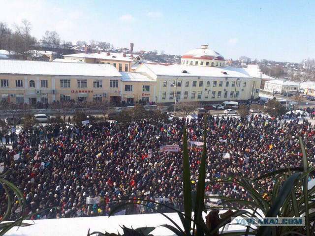 В Волоколамске прошел крупный митинг из 5000 человек против мусорного полигона