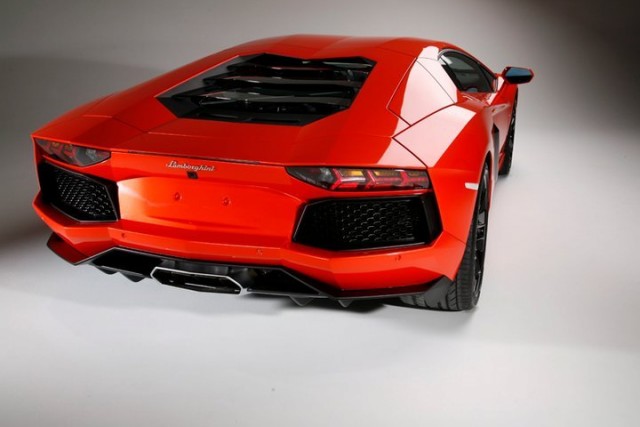 Рассекречен Lamborghini Aventador LP700-4!(7фот)