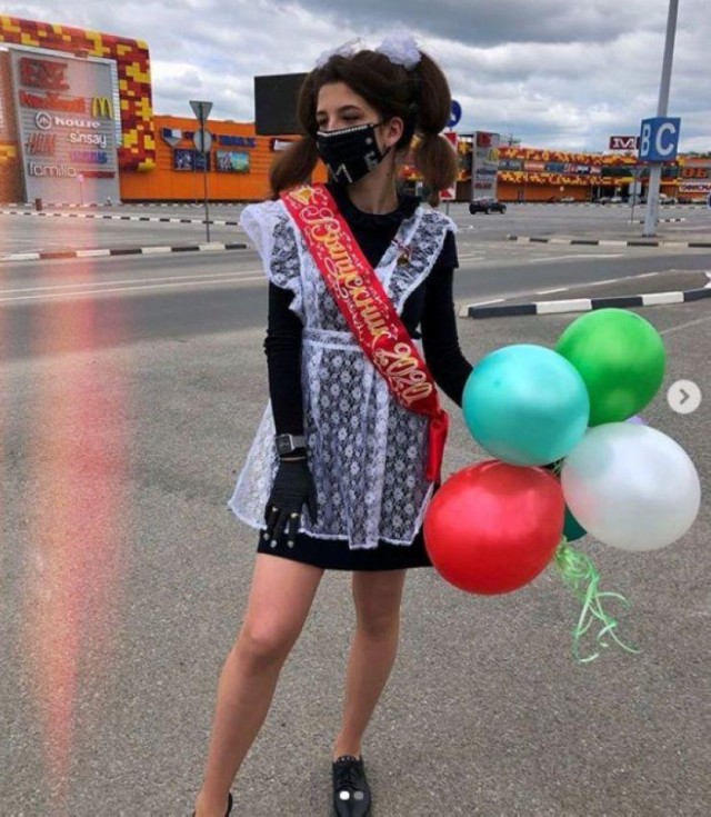 Бантики и маски: выпускной в эпоху коронавируса