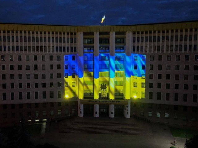 Жители Молдавии вышли на марш в честь 81-й годовщины освобождения республики от немецко-фашистских захватчиков