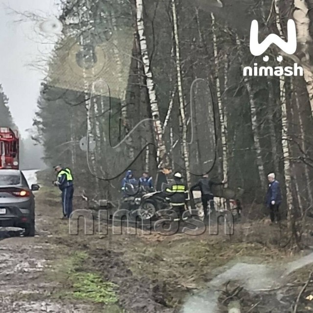 Это Лексус после аварии, жаль нет видео момента.