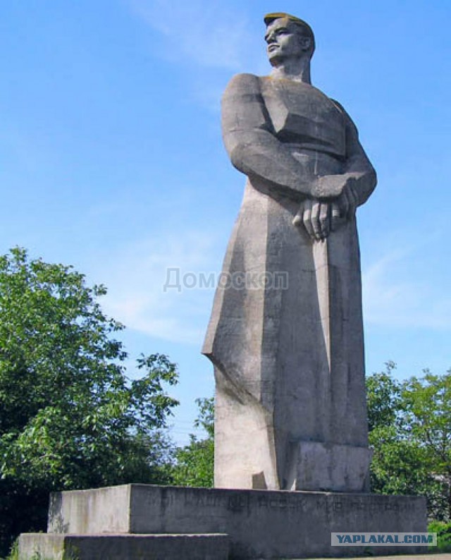 Какие прозвища дают памятникам в России