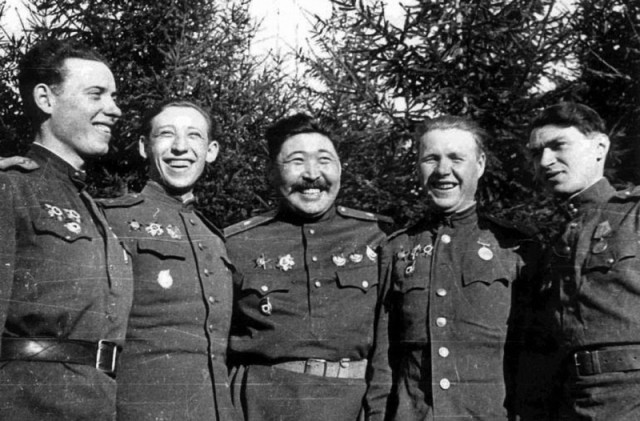 80 лет "Золотой Звезде" героя.