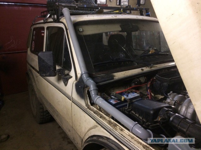 Толстый вскрыл новую Lada niva и обнаружил канализацию)