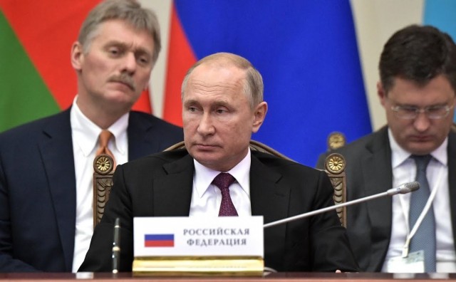 Песков: Путин знает, куда ведет Россию