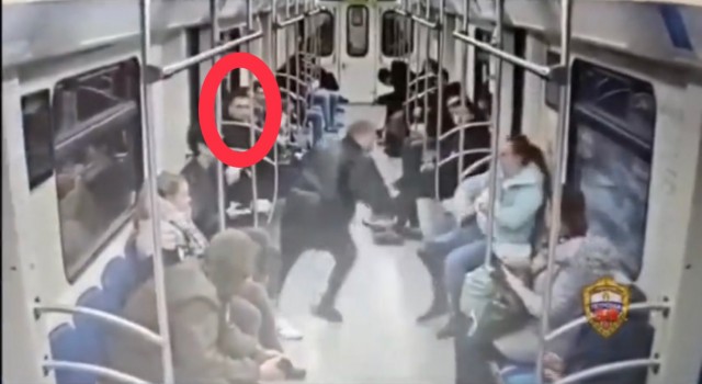 Удар ножом в лицо в московском метро за надоевшие разговоры по телефону