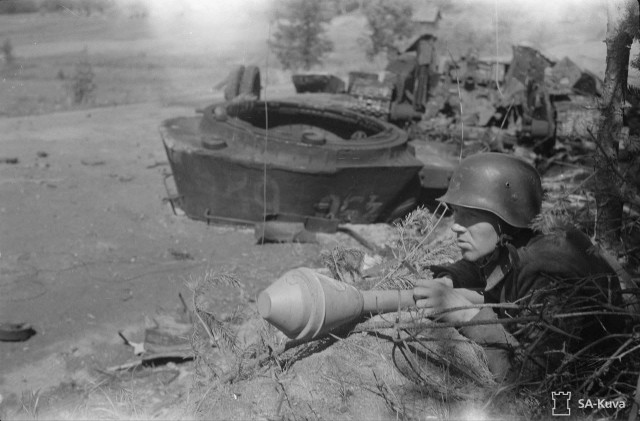 Описание гибели т-34 с бортовым номером 450.