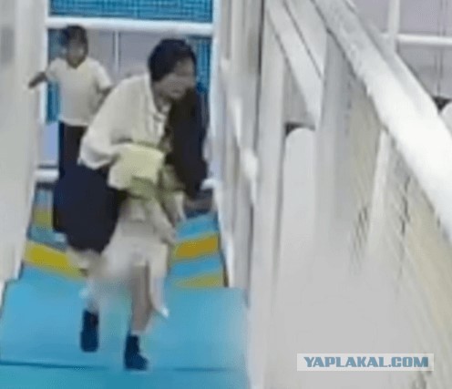 Малыш, пивший бабл-чай и прыгавший на батуте, подавился насмерть