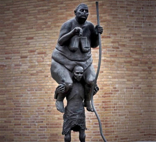 Правильно говорит: а судьи - где?