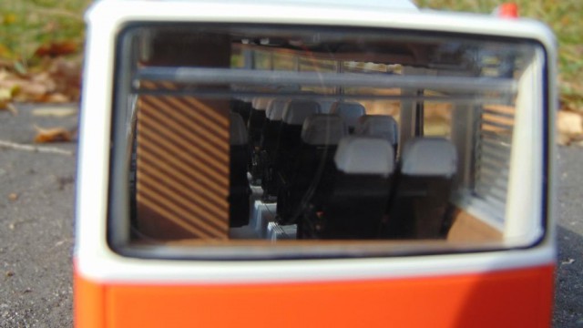 Радиоуправляемая модель ИКАРУС-250.58 с дымом из глушителя и на магнитной подвеске