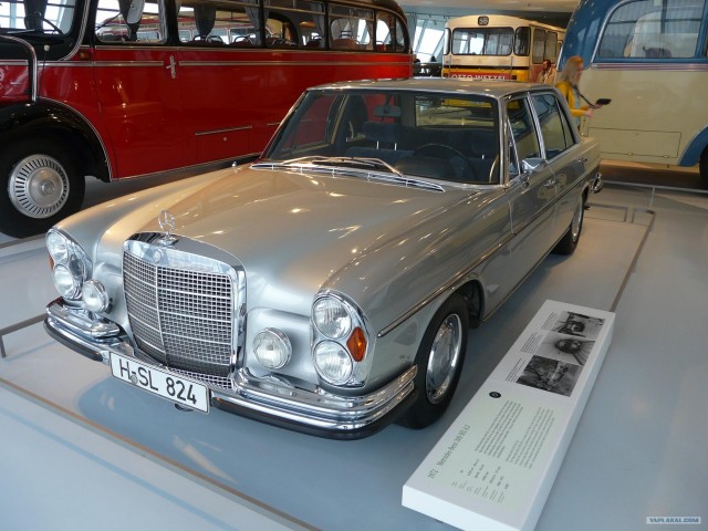 Фотоотчет. Германия. Музей Mercedes-Benz