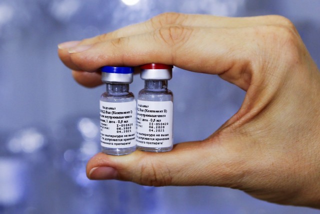 Минздрав ФРГ: Привитые «Спутником V» не считаются вакцинированными