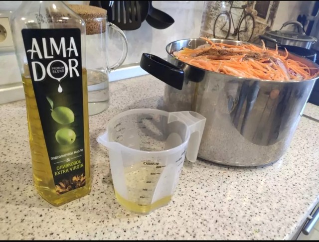 Салат из маринованных кабачков и моркови на зиму