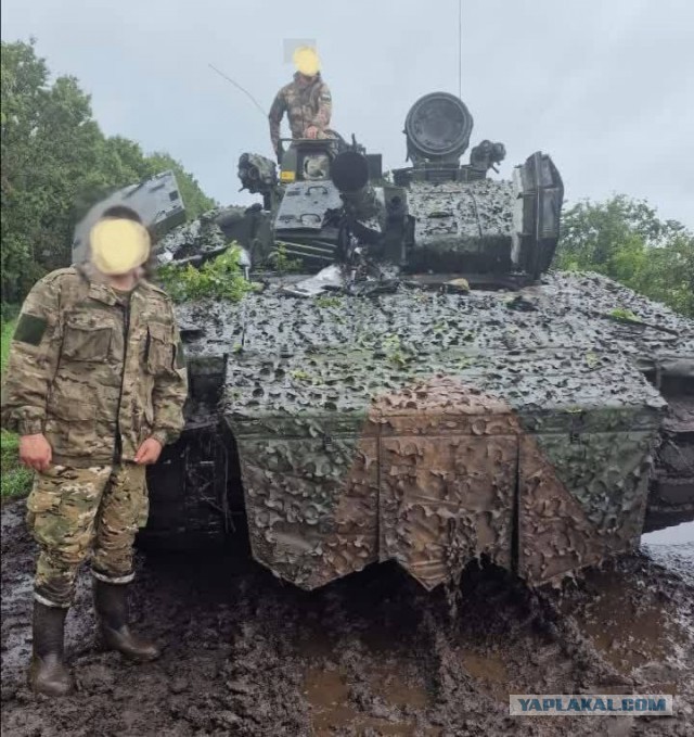 Российские военные захватили шведскую БМП CV90