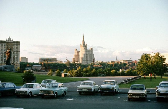 Москва и москвичи. Двадцатый век. 02.09.25
