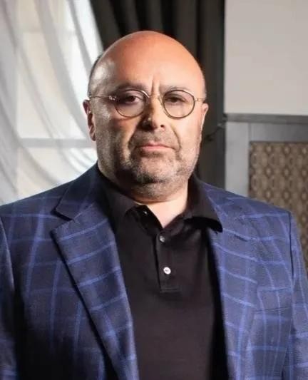 Экс-министр торговли Подмосковья Михаил Хубутия получил год условно за нападение на бывшую с топором.