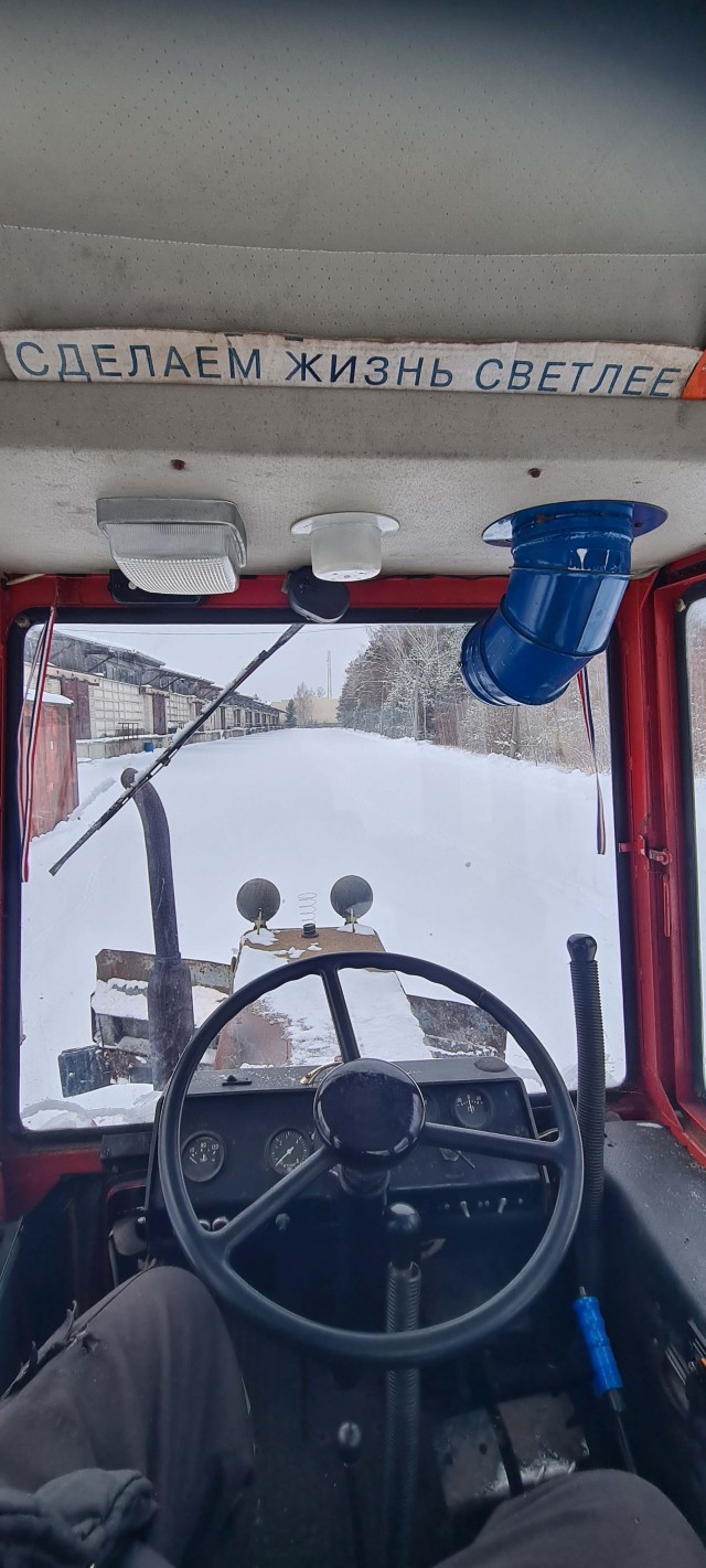 А из нашего окошка, видно белого немножко...