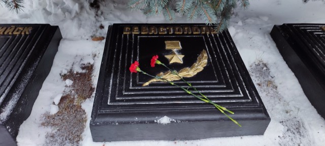 Подвигу твоему Ленинград