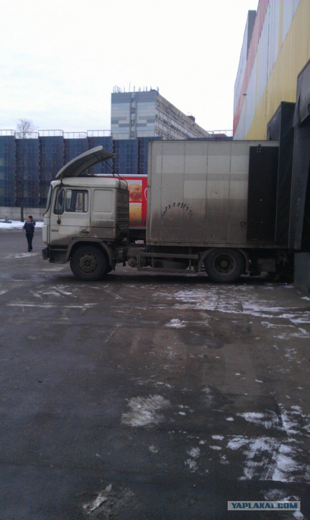 Уголок дальнобойщика