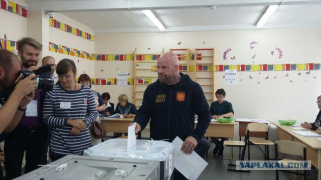 Боец Джефф Монсон стал депутатом в России