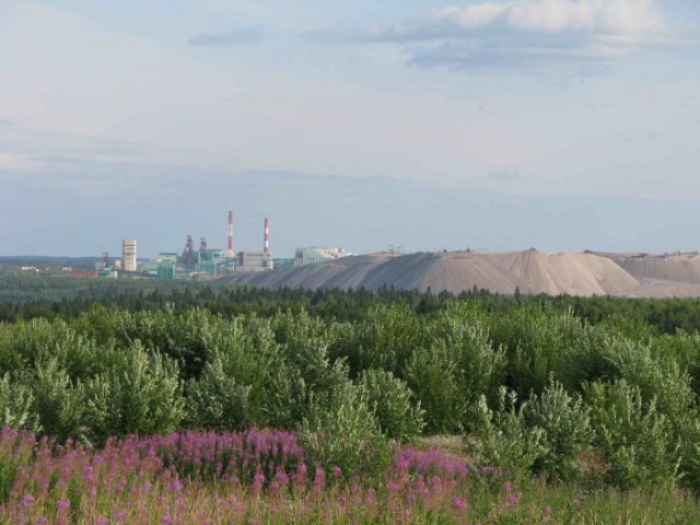 Это не поверхность Луны и даже не съёмки вокруг Припяти. Это Волгоград, снятый с коптера