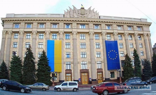 В парламенте Словакии столкнулись флаги