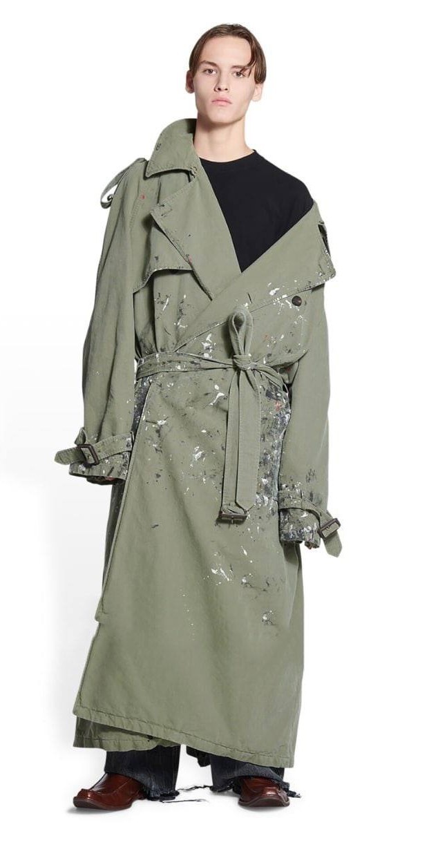 Новый тренд от Balenciaga.