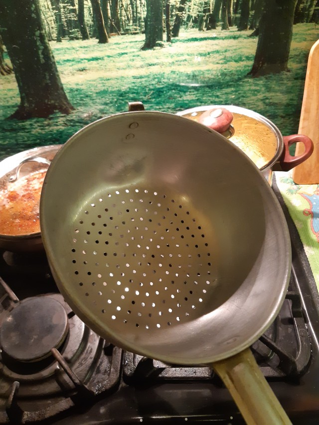 Есть ли у вас вещь из СССР, который вы до сих пор пользуетесь?
