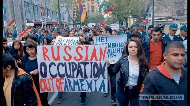 «Русские, не уходите! Без вас Армению разорвут на куски»