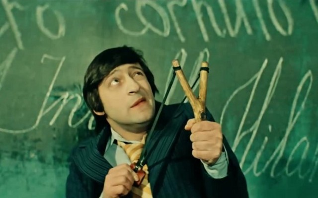 Охранников в школах обяжут иметь оружие, бронежилеты и шлемы