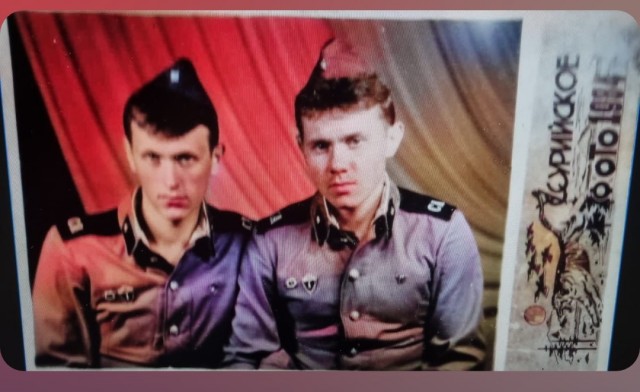 А давайте в честь праздника, выкладывать свои армейские фотки уважаемые яповцы