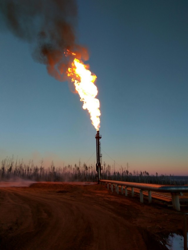 Зачем сжигают попутный газ?