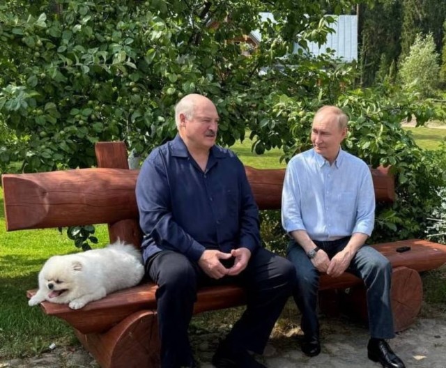 На неформальной встрече Путина и Лукашенко на Валааме также присутствует шпиц Умка