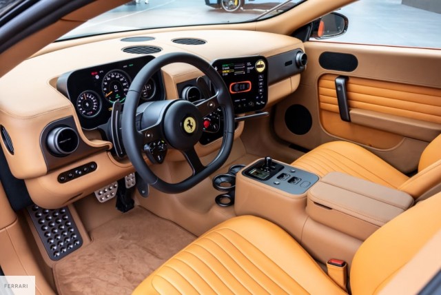 Акции Ferrari упали после презентации нового автомобиля