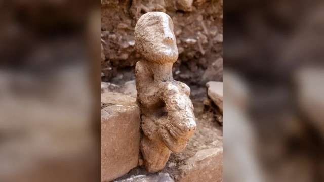 В Турции найдена не имеющая аналогов каменная скульптура человека на леопарде возрастом 11000 лет