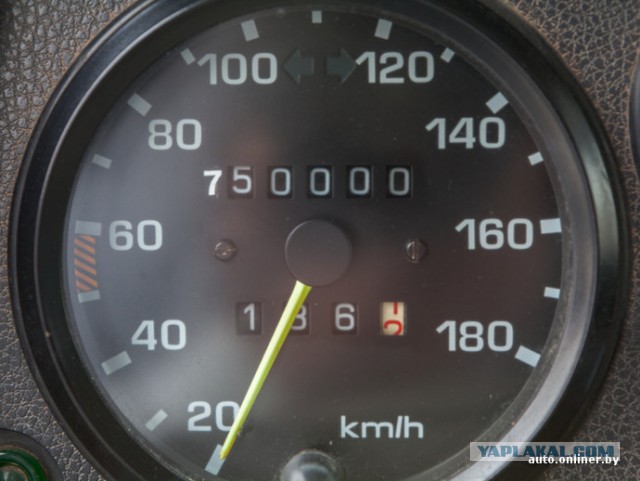 Немец проехал на Gelandewagen весь мир.