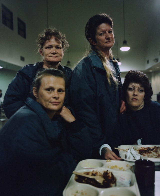 Девушки нелегкого поведения