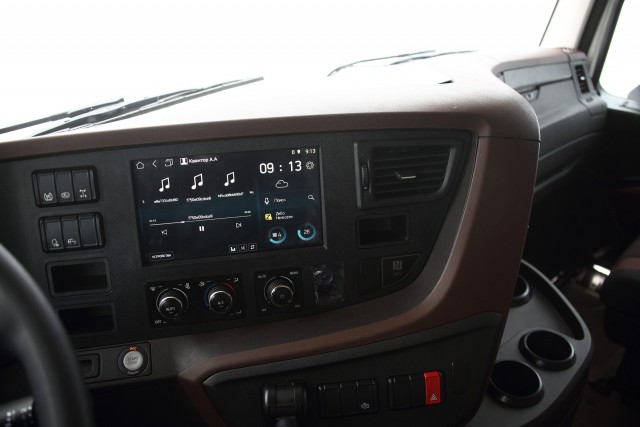 КАМАЗ пятого поколения: первая машина покинула конвейер