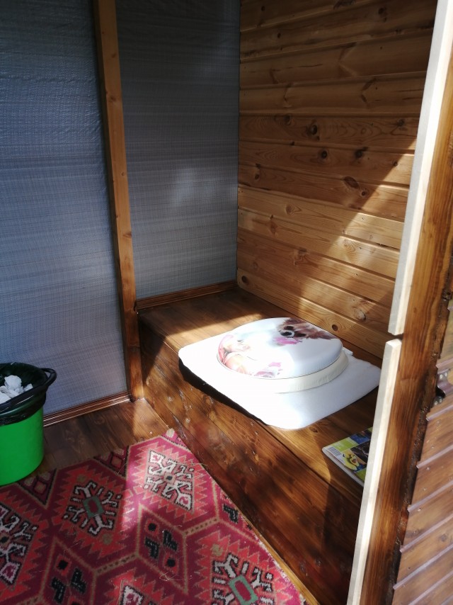 Психанул. Дачный сортир «king size»