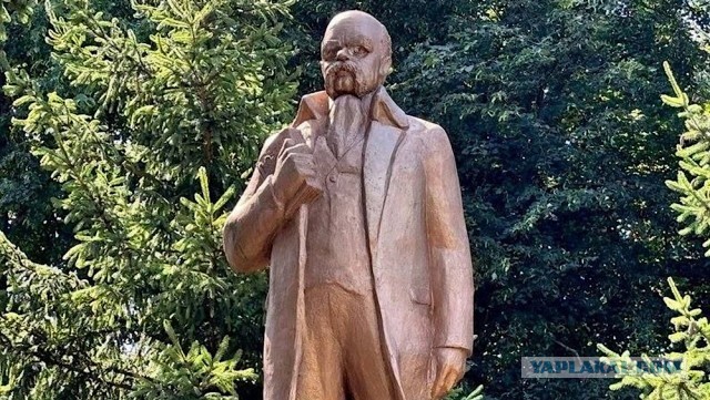 В Одессе снесли памятник Высоцкому
