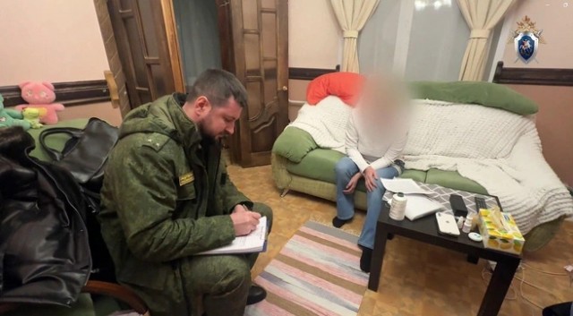 Замглавы администрации Кемеровского округа задержали за махинации с жильем для сирот.