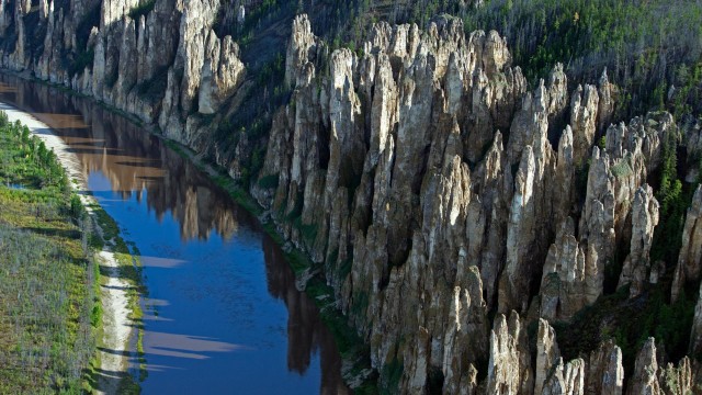 Суровая река Лена