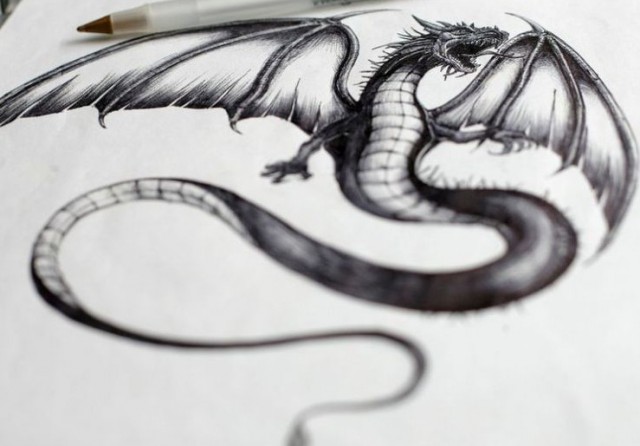 Девушка с татуировкой дракона(16+)