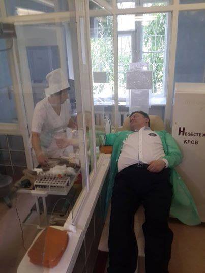 Клоун Порошенко сдает "ядовитую кровь"