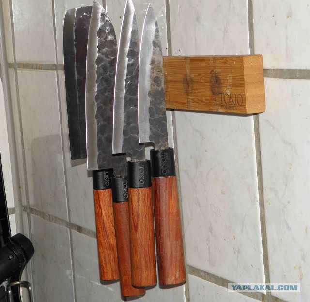 Магнитная подставка для ножей