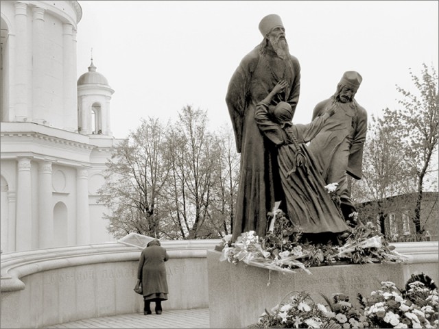Памятники, которые иначе воспринимаются народом