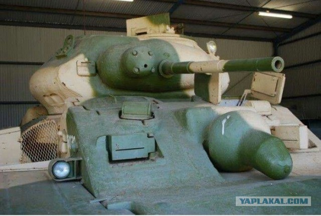 Почему у Т-34 топливные баки беззащитно торчат снаружи?